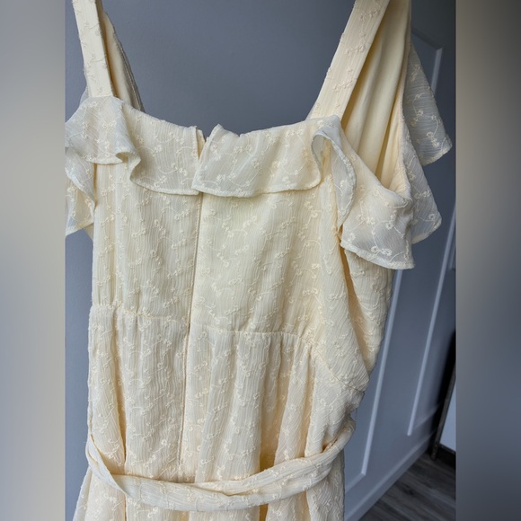 Gal Meets Glam Helena Eyelet Dress in Sunshine - Picture 11 of 11